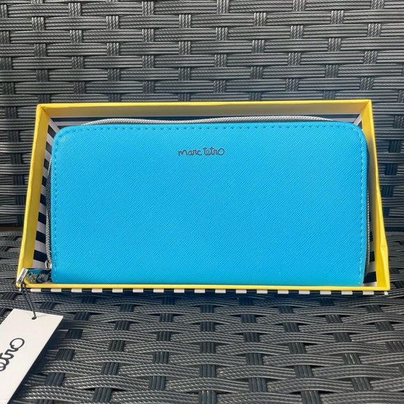 Marc Tetro Blue Dog Design Wallet. - Picture 4 of 8